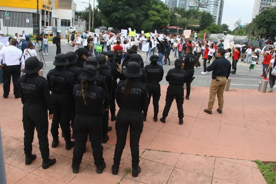 Durante la manifestación fueron detenidos dos familiares de Gustavo.