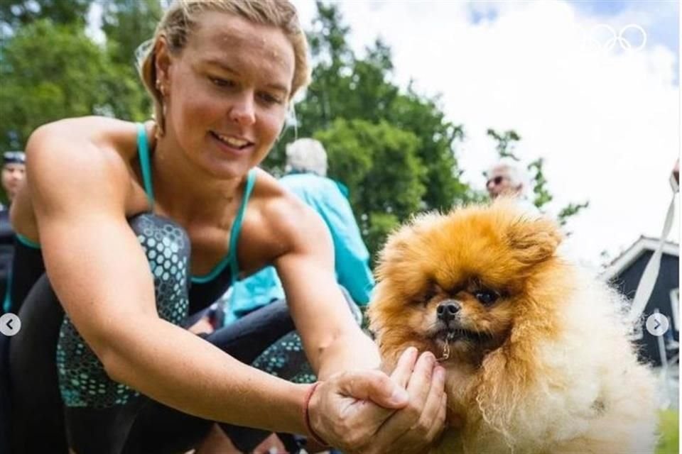 Nadadora dedica Oro a su perro fallecido