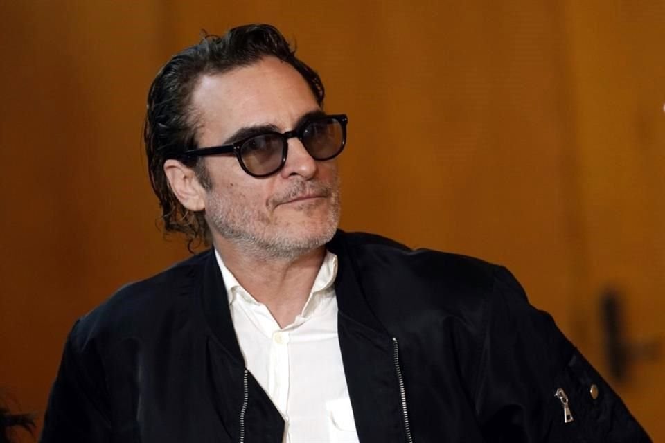 Joaquin Phoenix ha protagonizado una variedad de papeles a lo largo de su carrera, se desconoce el verdadero motivo de su retirada del filme.