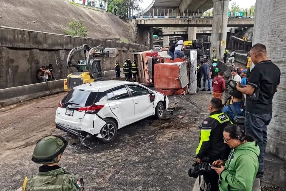 Tras el accidente no reportan personas graves.