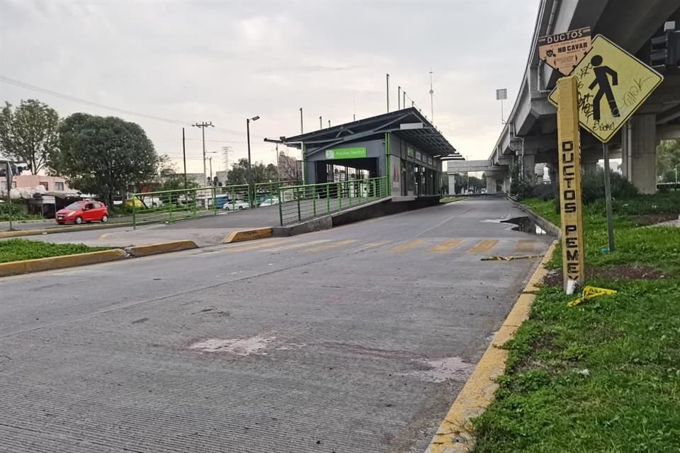 El accidente sucedió sobre el carril confinado de Avenida Central, a la altura de la Colonia Las Américas. 