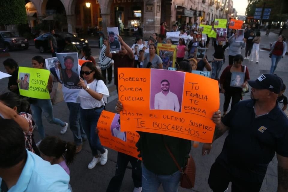 Habitantes de Lagos de Moreno han realizado marchas para exigir la localización de los jóvenes.