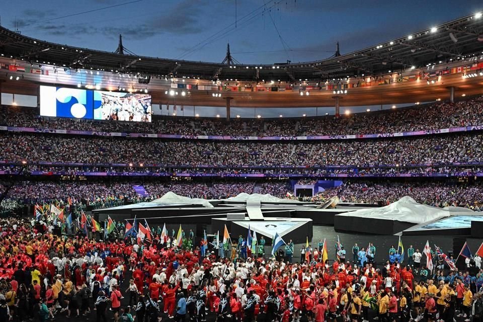 Impresionantes imágenes de la ceremonia de clausura, que París compartió al mundo.