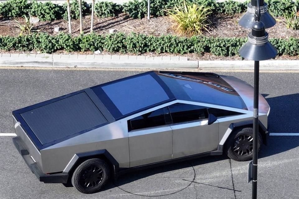La Cybertruck ha sido objeto de controversia desde que el director ejecutivo, Elon Musk, presentó el primer prototipo en 2019.