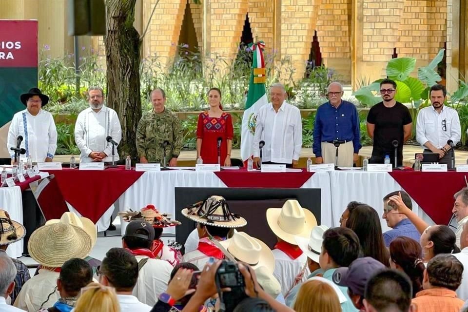 El Presidente López Obrador y la virtual Presidenta electa en Tepic, Nayarit.