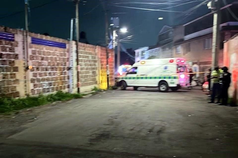 Servicios de emergencia acudieron al lugar, pero sólo pudieron confirmar la muerte del hombre.