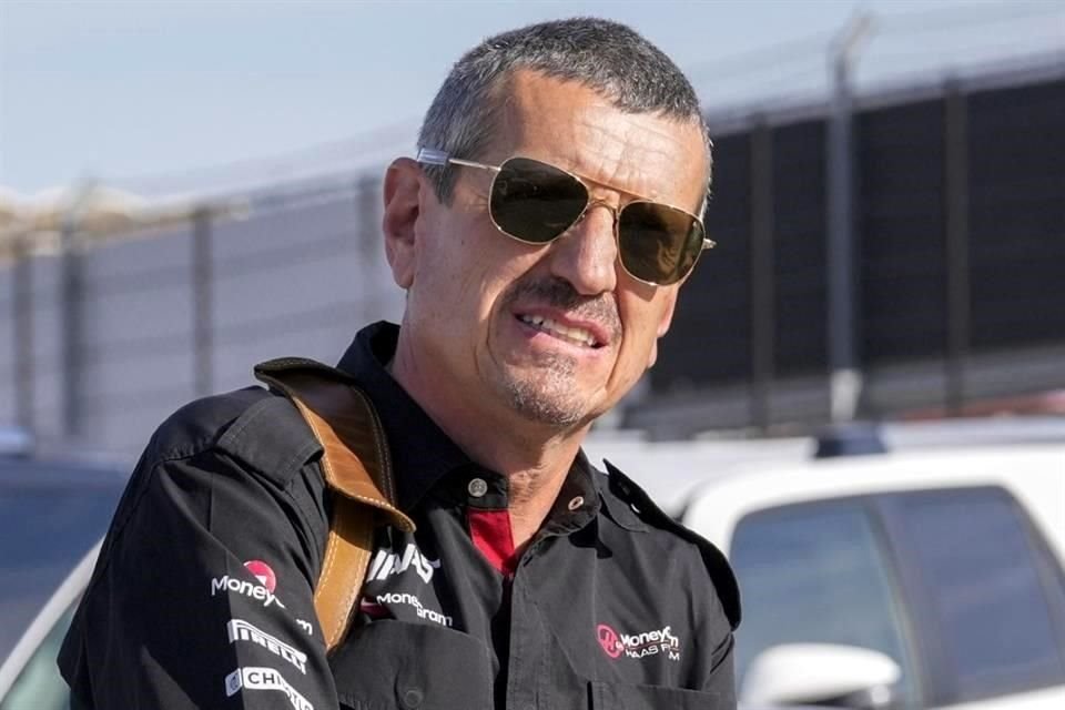 Guenther Steiner contó que Checo les interesaba.