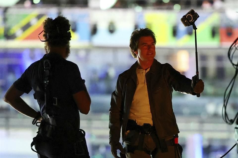 El actor aprovechó la vista desde lo alto del estadio para tomarse la foto del recuerdo.