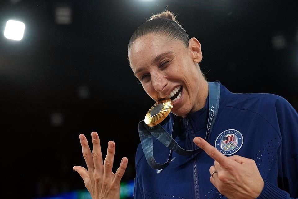 Diana Taurasi es la máxima medallista olímpica por equipos de la historia, al conseguir seis metales dorados de forma consecutiva.