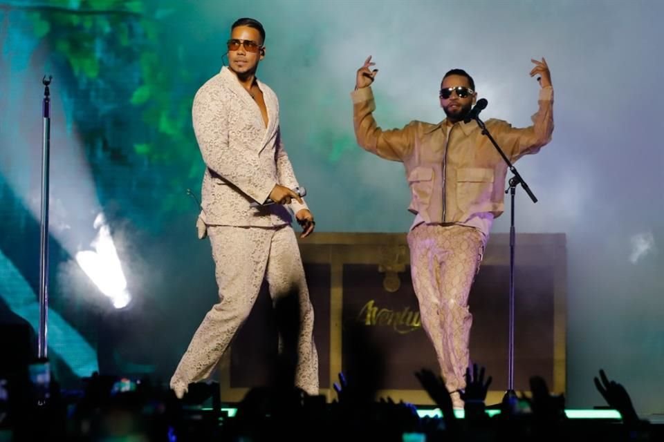 Aventura es una banda dominicana de bachata creada en el Bronx, Nueva York.