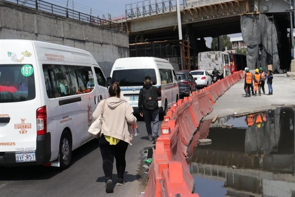 Tanques de gas, transformadores, postes y cableado de energía, puentes y desniveles representan riesgos que deben estar previstos en los centros de transferencia de transporte, apuntó.