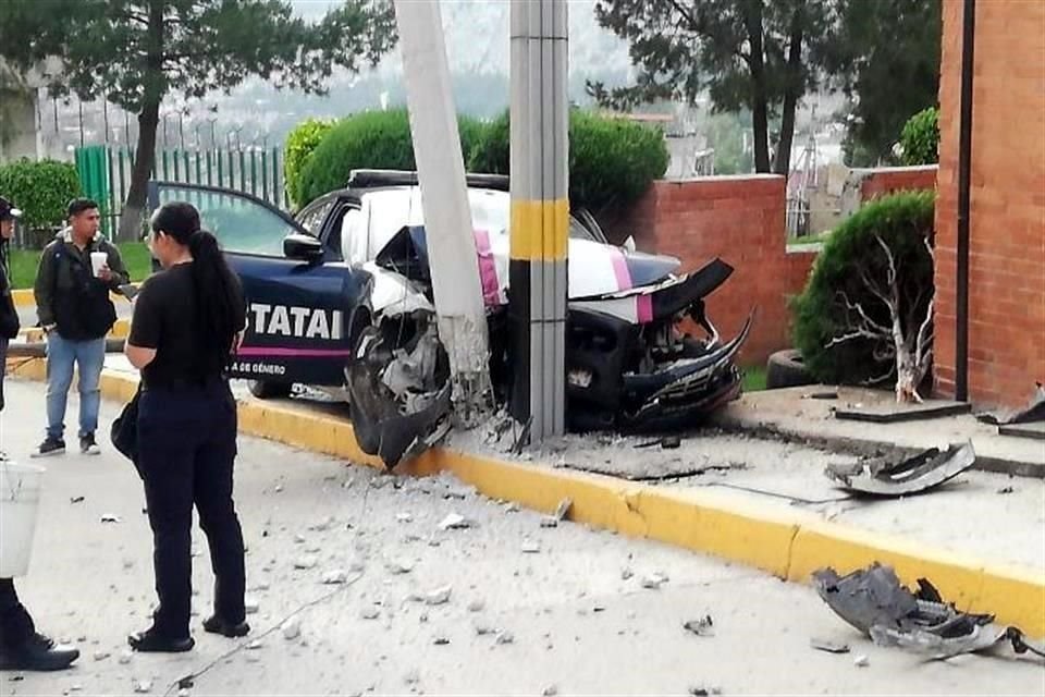 El choque ocurrió luego de que el policía que conducía sufriera una convulsión.