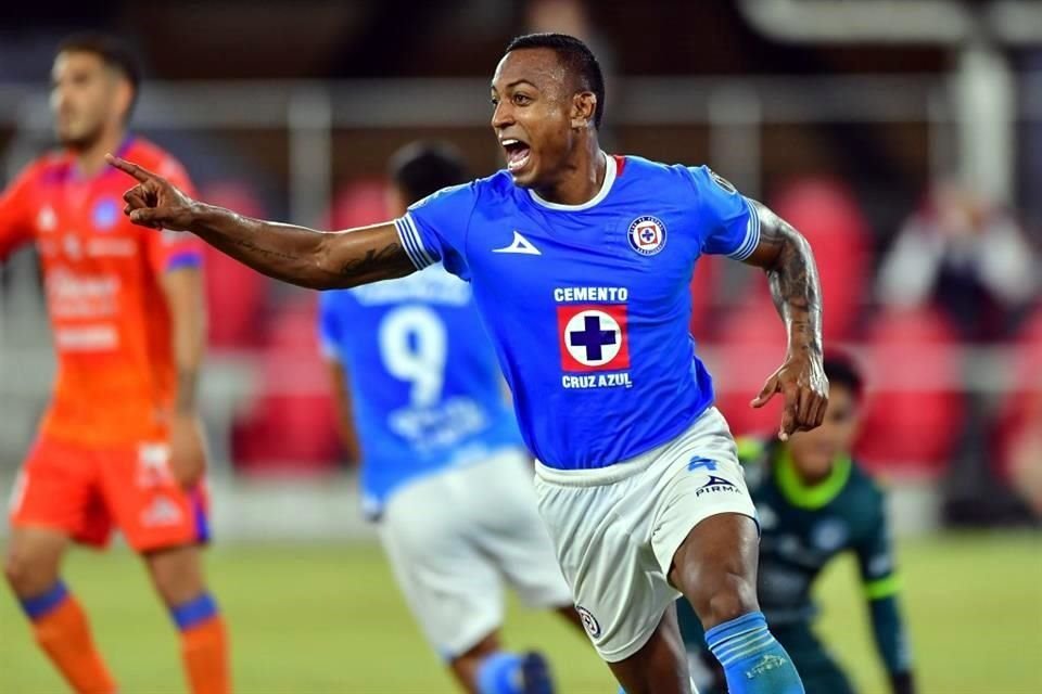 Esta fue la jugada en la que Cruz Azul puso el 2-2. Pésima marca del conjunto mazatleco.