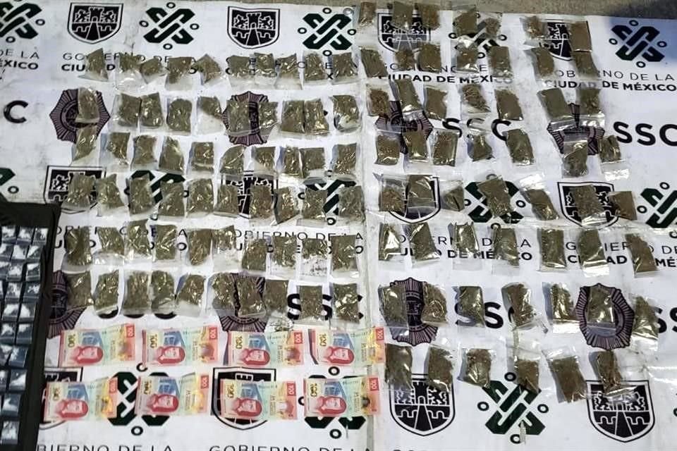 Al momento de la detención, el sujeto fue señalado por tener 115 dosis de posible droga.