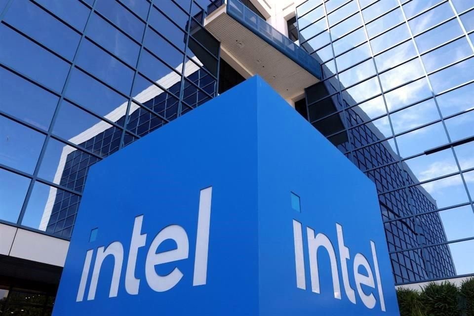 Las acciones de Intel han caído un 54 por ciento este año, siendo la de peor desempeño del índice. 