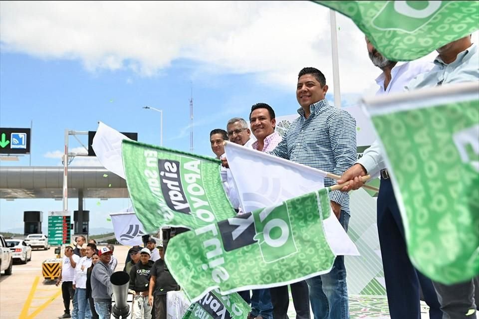 Ponen en operación 1° tramo de autopista a Matehuala