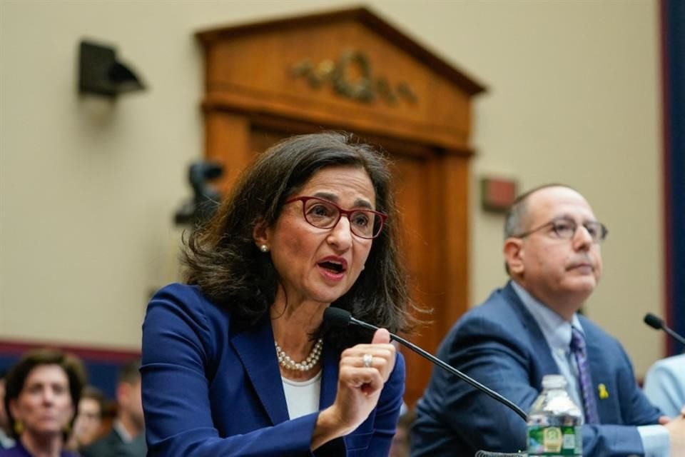 Minouche Shafik, ex presidenta de la Universidad de Columbia, comparece ante el Congreso de EU, el 17 de abril del 2024.