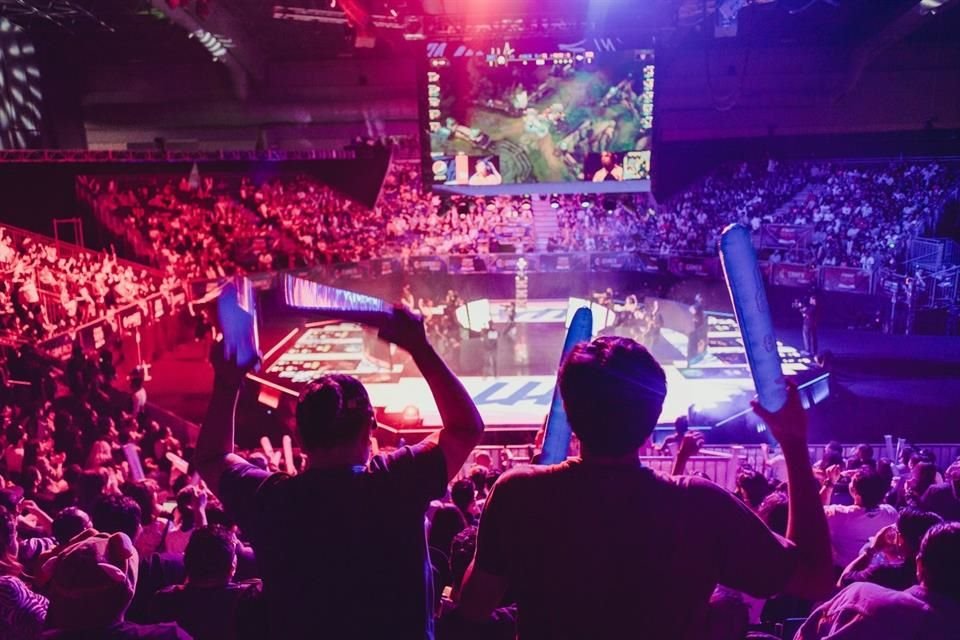 Uno de los videojuegos más populares entre los esports es League of Legends, desarrollado por Riot Games.