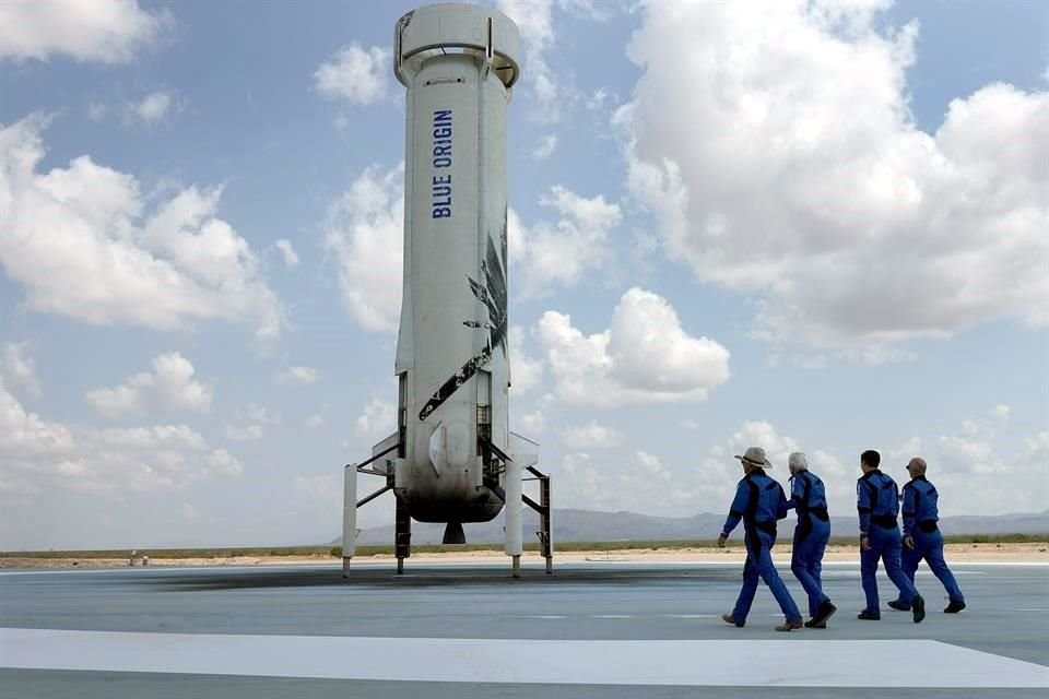 La semana pasada, Jeff Bezos se lanzó al espacio con un viaje en el primer vuelo tripulado del cohete New Shepard, un proyecto de su compañía Blue Origin.