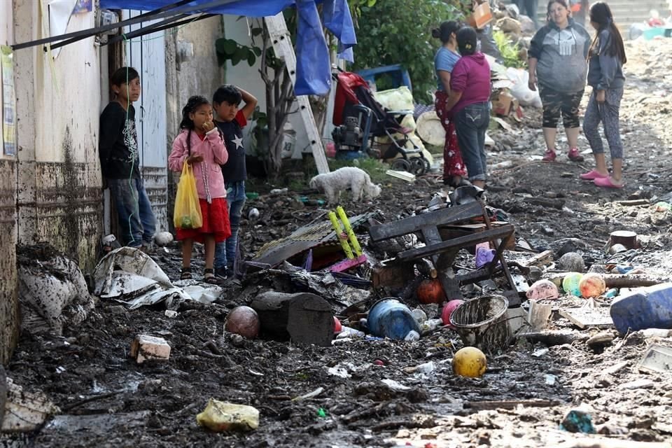Al menos 275 viviendas han sido afectadas por el desbordamiento del Arroyo El Seco en Zapopan. 