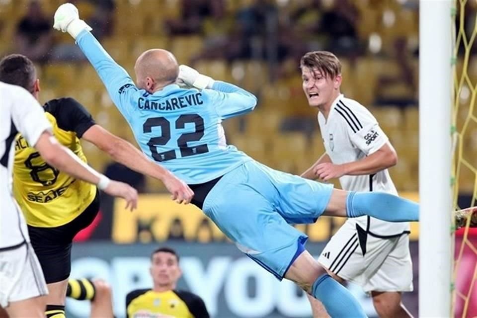 El AEK se quedó sin torneos europeos esta temporada.