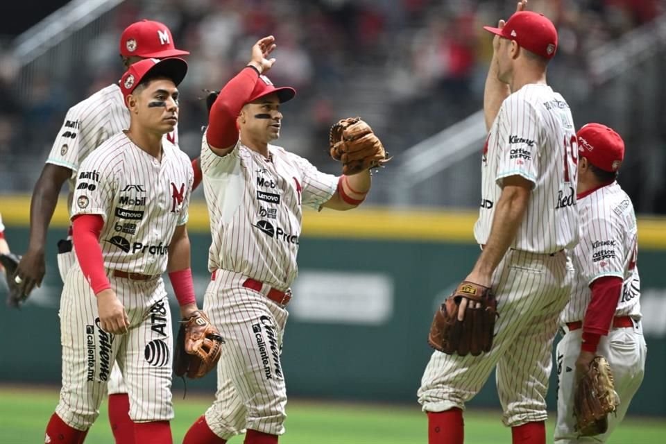 Los Diablos Rojos del México se apuntaron el primer juego de la Serie de Zona ante los Leones de Yucatán, tras imponerse 6-2 en el Harp Helú