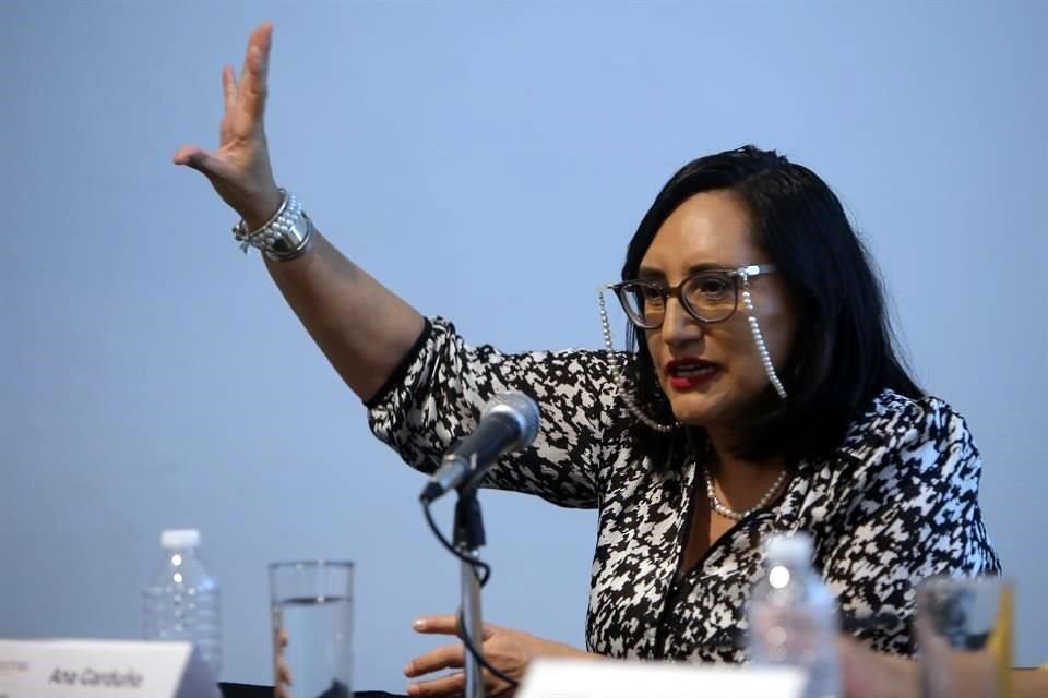 Ana Garduño dictó la conferencia 'Género y exposiciones: Una revisión crítica de la historia de las artistas en el Museo del Palacio de Bellas Artes' en la Sala Adamo Boari del recinto.