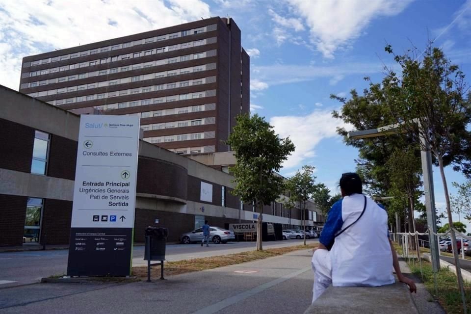 El padre del jugador salió del hospital.