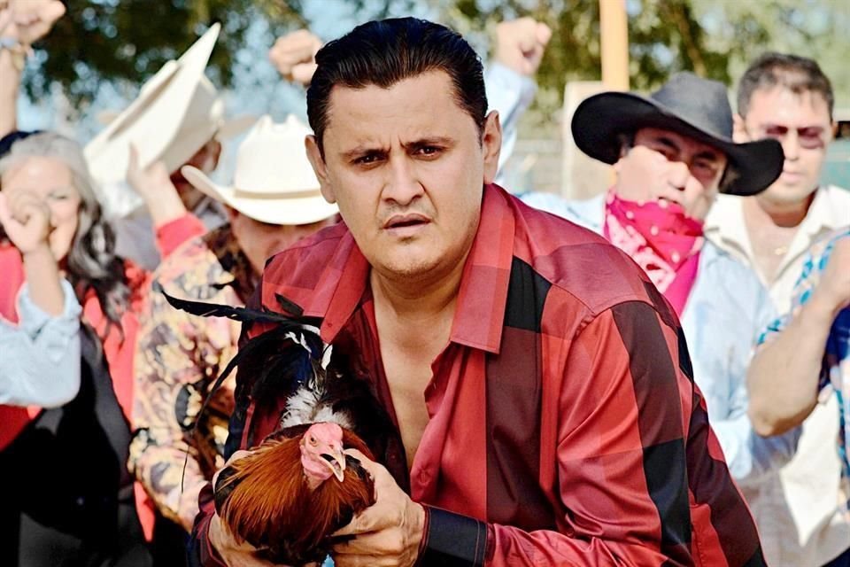 Óscar Antonio López, conocido como el 'Compa Camarón', protagoniza la película 'Mi Gallo'.