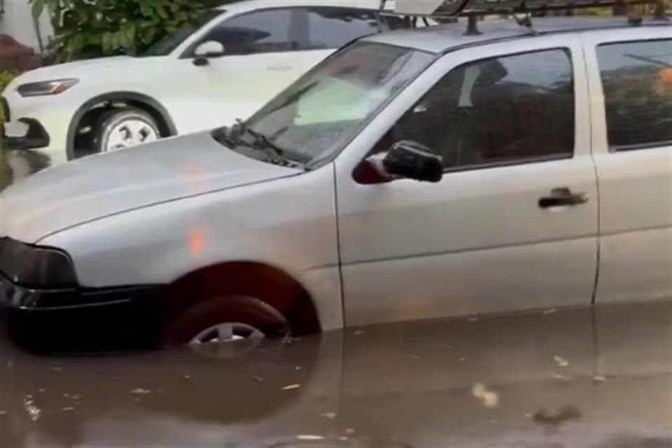 Calles de la Condesa resultaron inundadas.