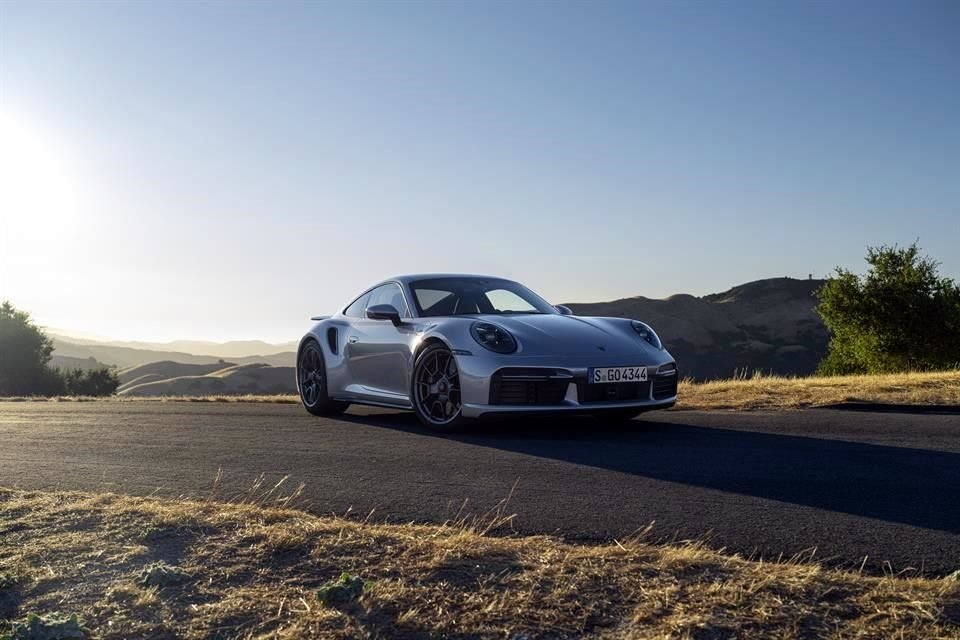 El primer 911 Turbo apareció en 1974 y para celebrarlo, Porsche creó esta edición especial.