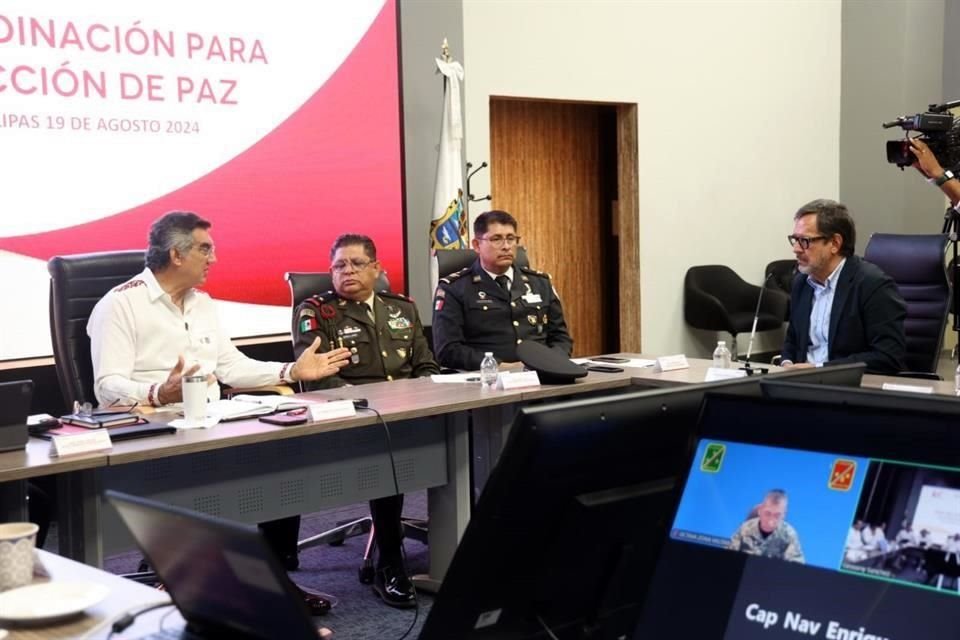 Tras cierres de tiendas Oxxo, en Nuevo Laredo, por acoso del crimen organizado, Gobernador y Grupo Femsa se reúne para discutir avances en Seguridad.