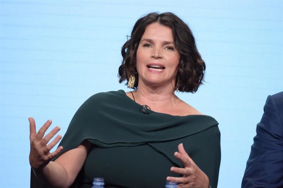 Julia Ormond tiene 59 años.