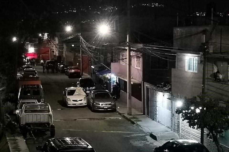 Cinco personas fueron asesinadas durante una balacera en Naucalpan; presuntamente se trató de un ataque contra cuatro de las víctimas.