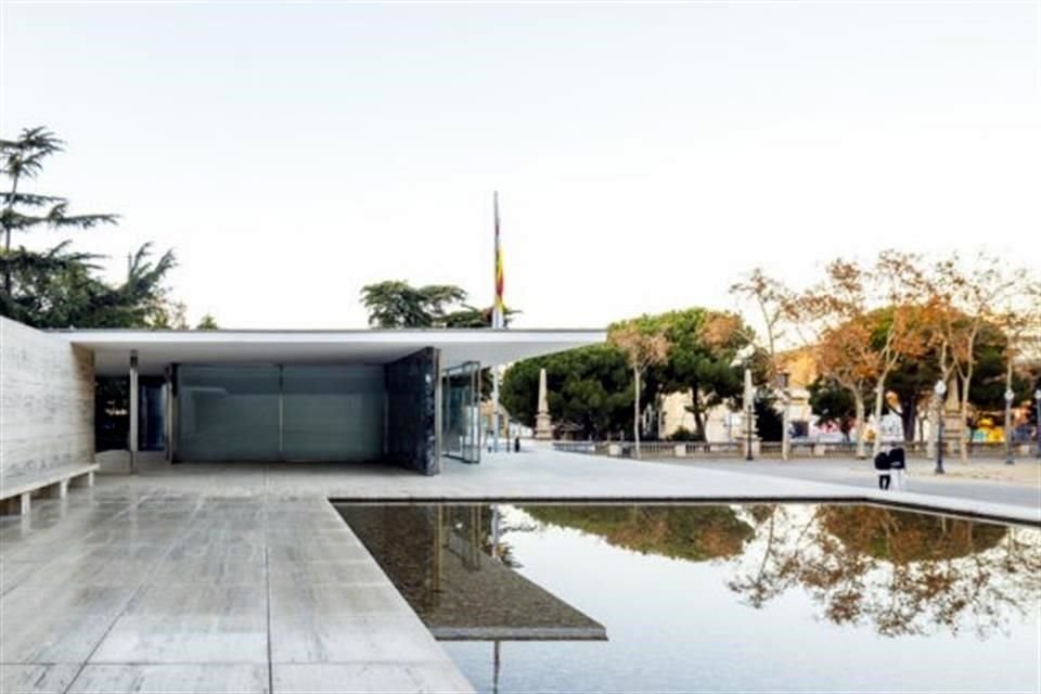 El Pabellón Mies van der Rohe es uno de los inmuebles más visitados en Barcelona.