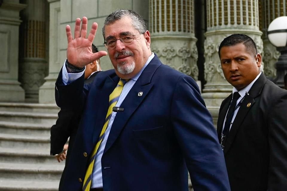 El Presidente Bernardo Arévalo durante una ceremonia en la Plaza de la Constitución en Guatemala, el 9 de agosto del 2024.