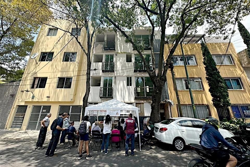 En el edificio continuaron la obras hasta que le fue agregado un piso adicional.