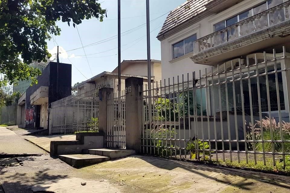 Vecinos de Lomas de Chapultepec cuestionaron la construcción en Paseo de las Palmas 915.