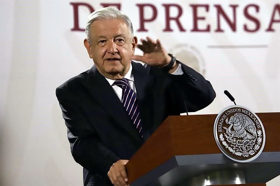 AMLO dijo que es 'pura mentira' que la reforma judicial que impulsa ahuyente inversiones y dijo que caída del peso es por factores externos.