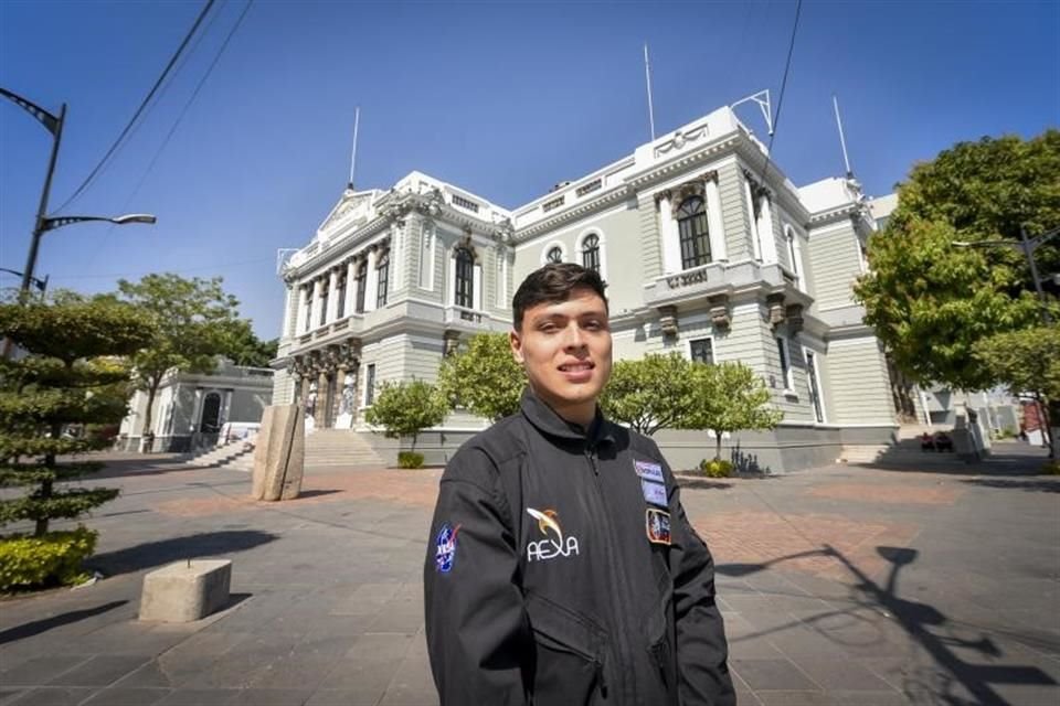 José Becerra, alumno de la Ingeniería de Nanotecnología de la UdeG.