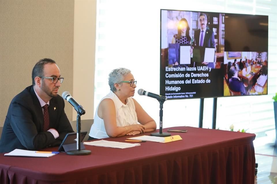 El director general jurídico y la defensora universitaria de la UAEH participaron en una rueda de prensa por la recomendación de la CDHEH.