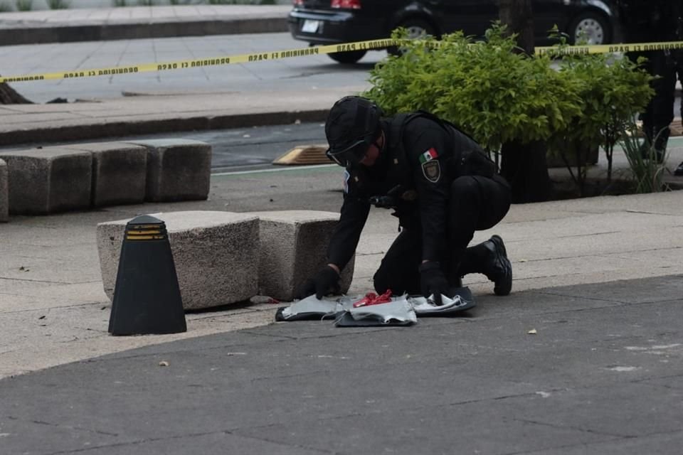 Policías preventivos y bancarios resguardaron el perímetro, mientras que elementos del Agrupamiento Fuerza de Tarea realizaron una inspección.