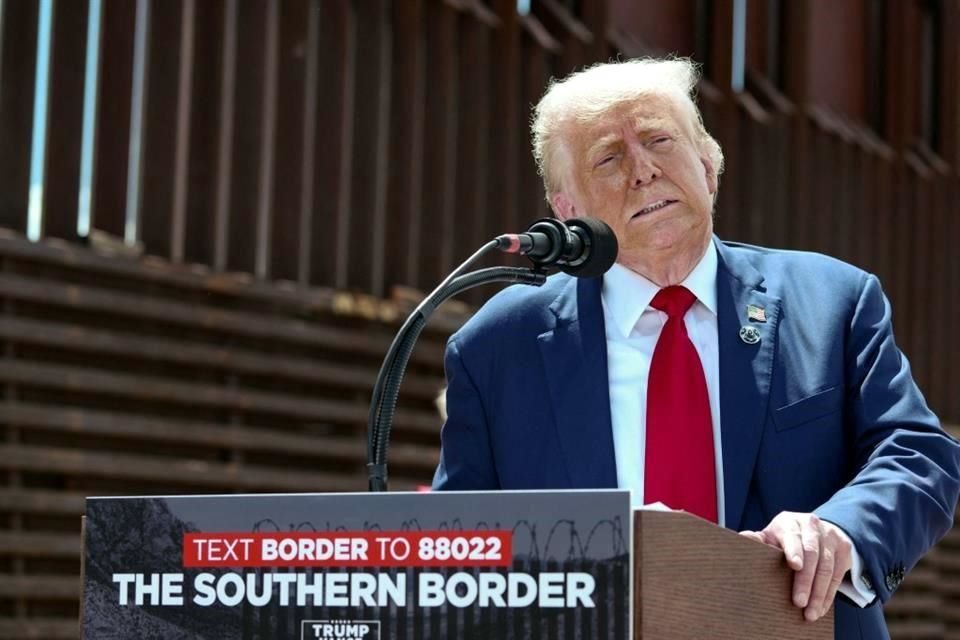 Donald Trump, ex Presidente y candidato republicano, habló sobre poner aranceles a los países que no acepten de regreso a los migrantes en Montezuma Pass, Arizona.