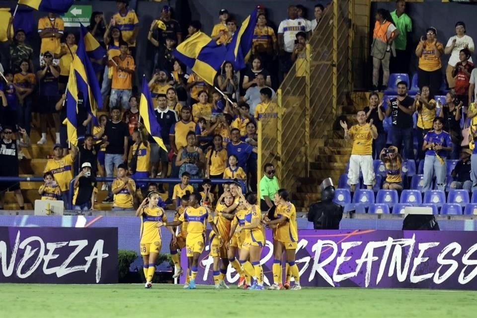 Tigres Femenil ganaba 3-0 en el primer tiempo, con goles de Maricarmen Reyes, Jennifer Hermoso y  Thembi Kgatlana.