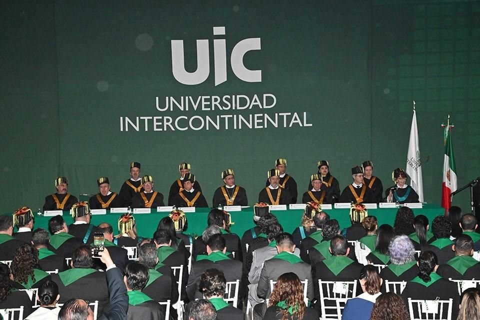 Celebra la UIC Claustro Universitario rumbo a su aniversario