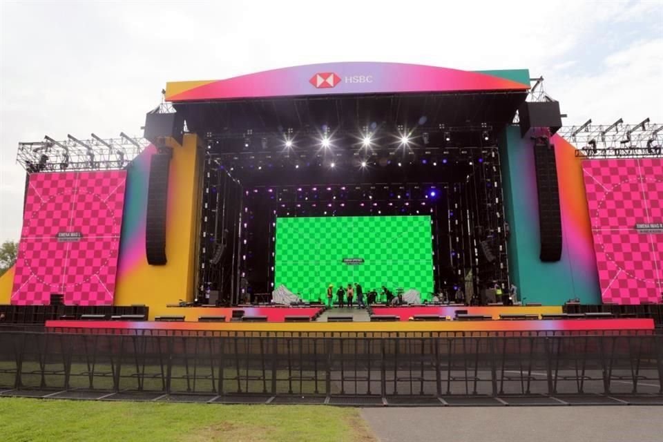 Así luce el escenario de la primera edición del festival HERA.