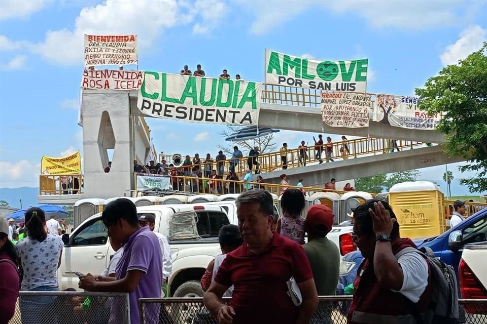 Al acto acudieron simpatizantes del Gobernador pevemista de San Luis Potosí, Ricardo Gallardo.