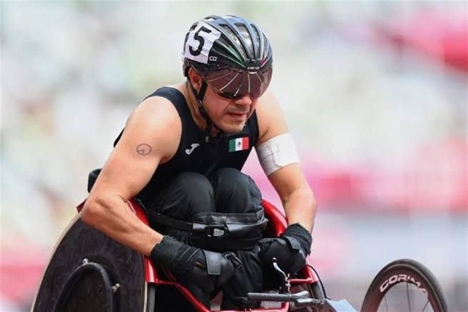 Un asalto le cambió la vida a Édgar Navarro... y desde Sidney 2000 no falta a los Juegos Paralímpicos, con cuatro medallas ganadas.