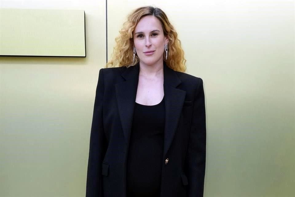 Rumer Willis, informó en sus redes sociales que el estado de salud de su padre es bueno.