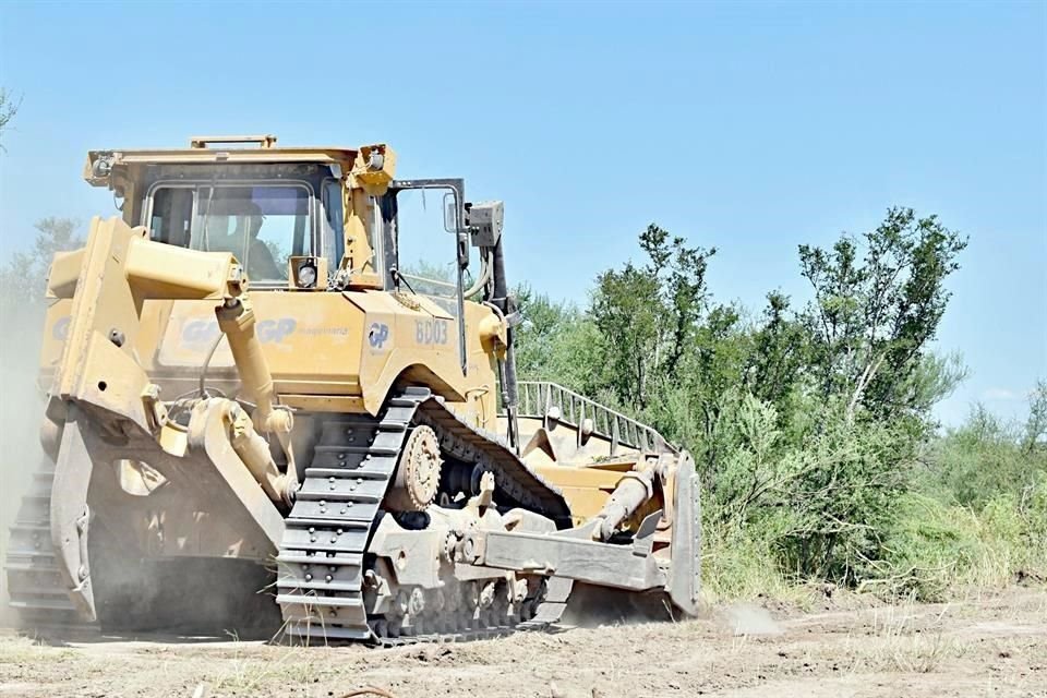 El terreno en Ciénega de Flores donde se construirá la planta de Volvo ya es objeto de trabajos de desmonte.